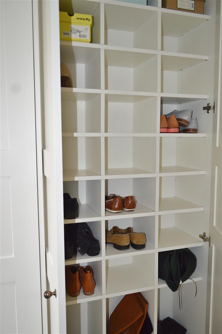 No more piles of shoes piled in the corner with this storage solution. All of your shoes will be nice and tidy and easy to locate which pair you want straight away.